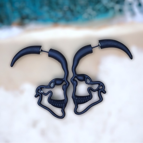 Black Silhouette Skull Earrings - Picture 1 of 8